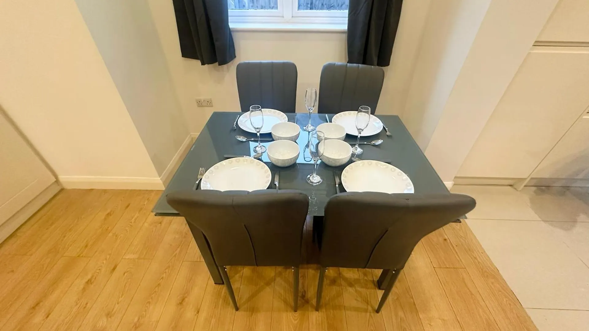 Apartament Exquisite Home Away From Home Greenford