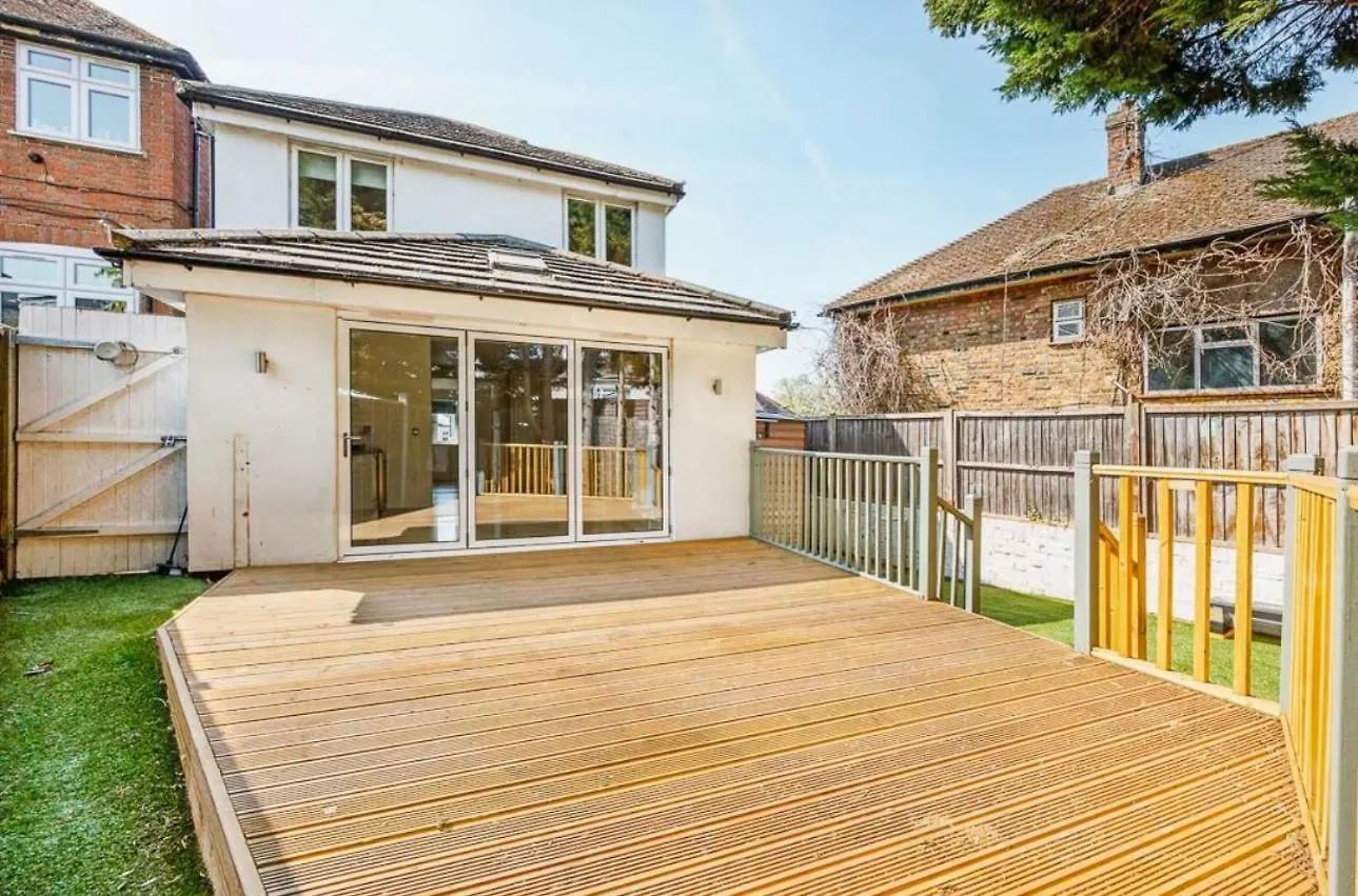 Exquisite Home Away From Home Greenford  Greenford (Greater London)