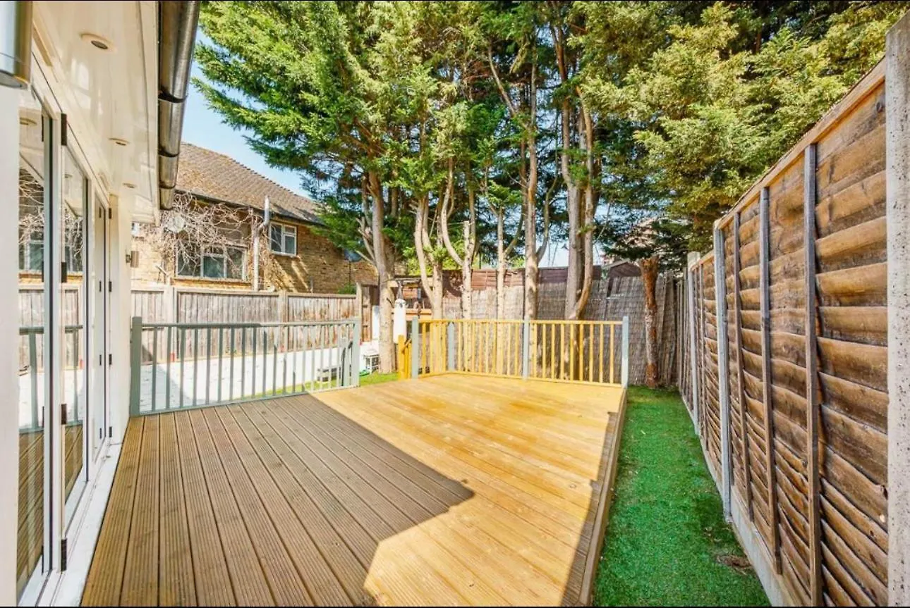 Exquisite Home Away From Home Greenford  Apartament Greenford (Greater London)