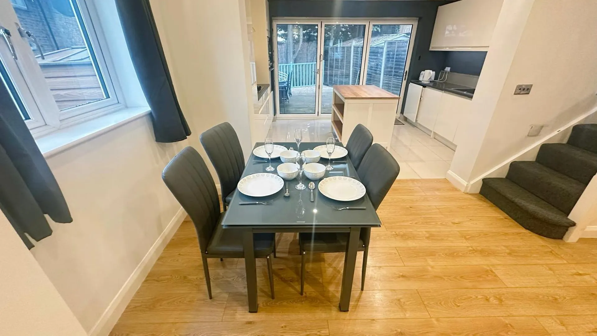 Exquisite Home Away From Home Greenford  0*, Greenford (Greater London) Wielka Brytania