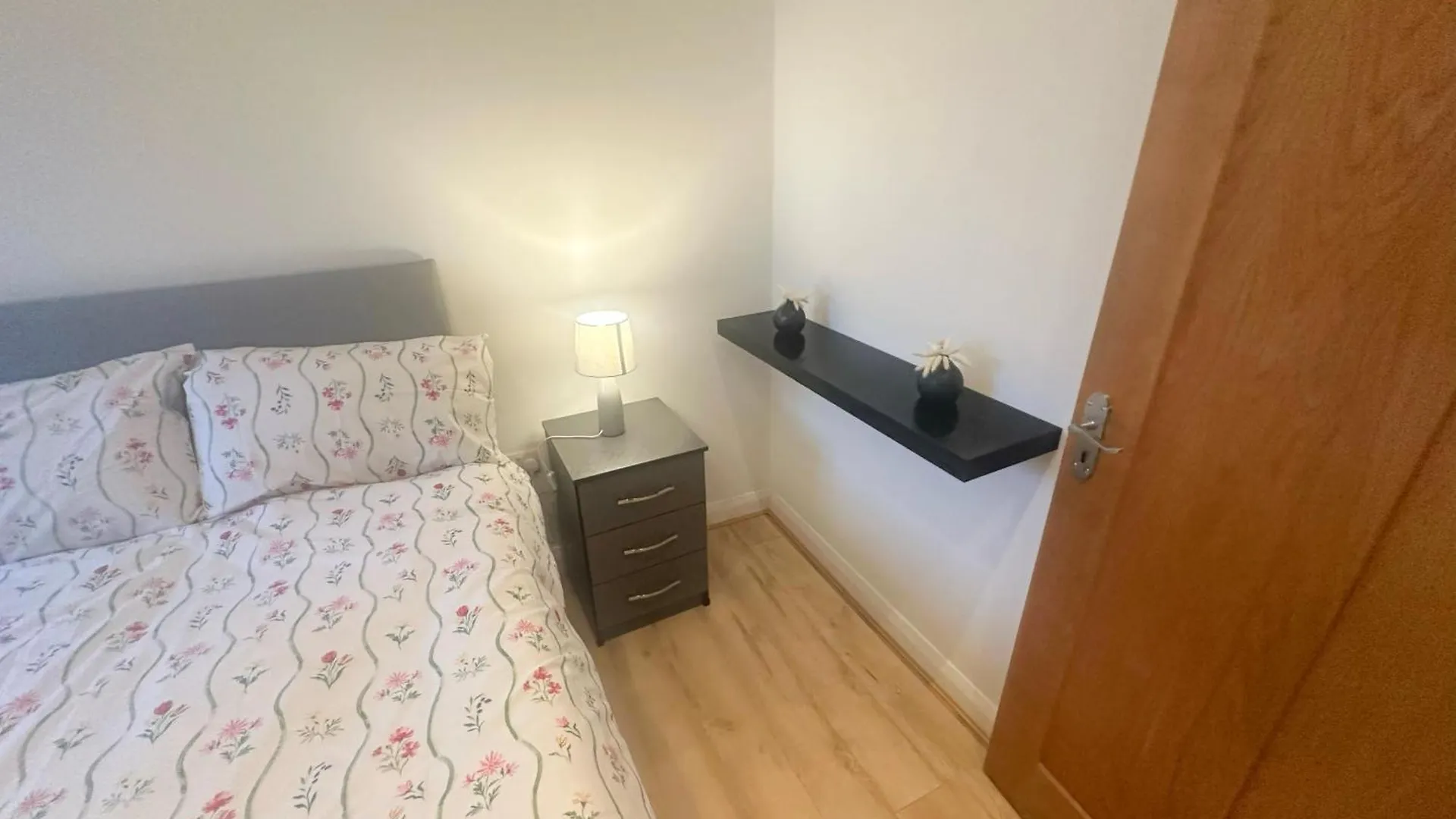Exquisite Home Away From Home Greenford  Greenford (Greater London)
