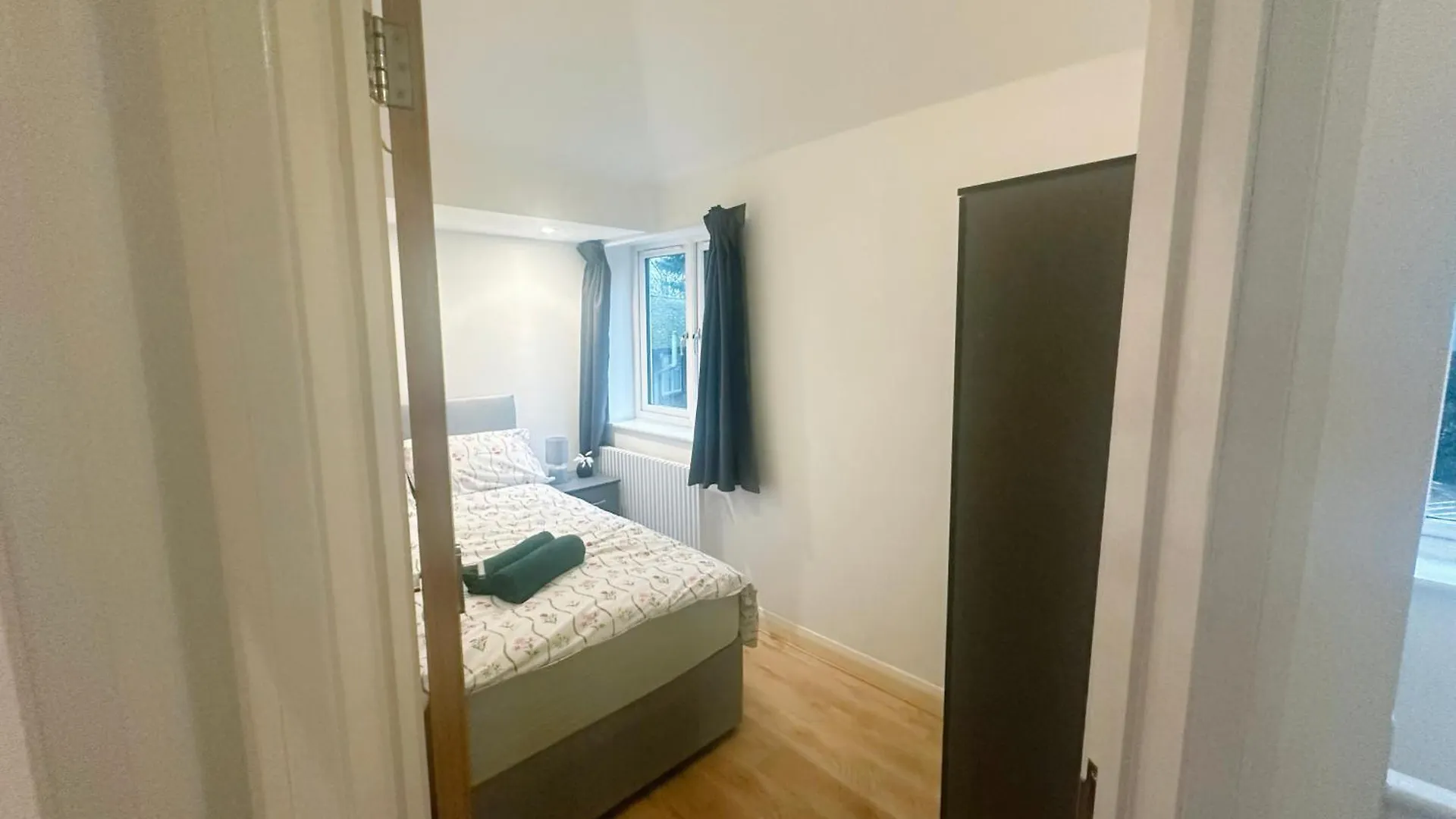 Exquisite Home Away From Home Greenford  Wielka Brytania